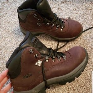 Ladies hiking boots size 7.5